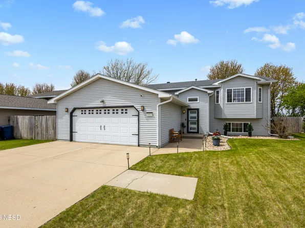 1853 5th St NE, Watertown, SD 57201