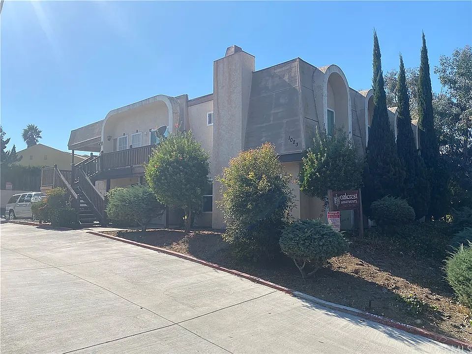 1st image of 1023 Oak Dr APT A