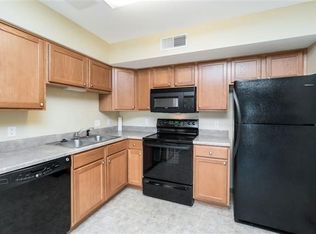 4600 Grand Ave UNIT C9, Davenport, IA 52807