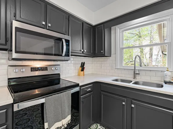 1015 Castalia Dr, Cary, NC 27513
