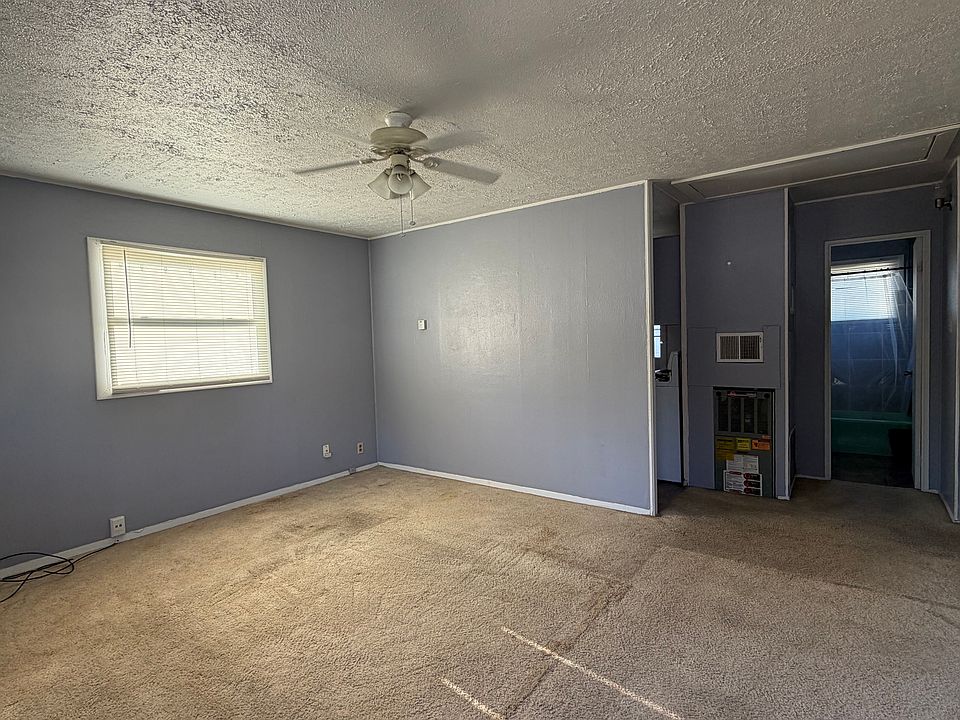2nd image of 2410 Doris Dr