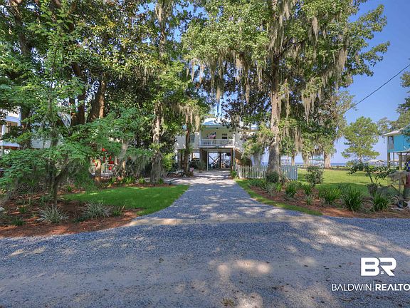 4th image of 9841 Bay Rd N