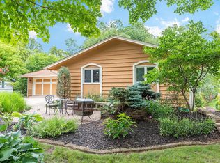 402 Santa Fe Cir, Chanhassen, MN 55317
