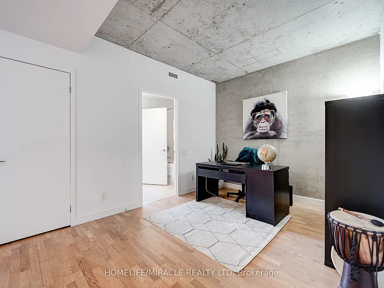 25 Oxley St #701 — Photo 11