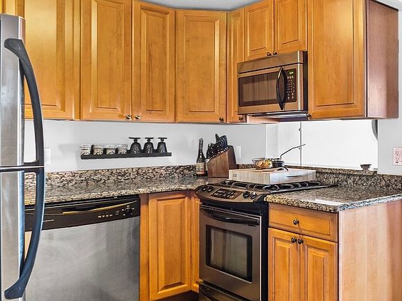 4th image of 54 Orchard St #1OB