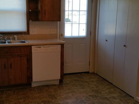 4th image of 9 Valleywood Dr