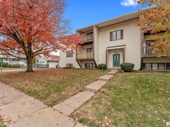 760 E Iowa St APT 3A, Eldridge, IA 52748