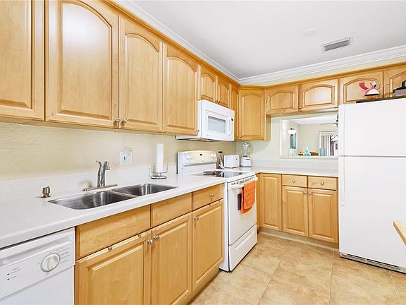 5th image of 1153 NW 84th Avenue #19-B