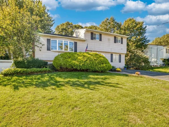 36 Montclair Drive, Selden, NY 11784
