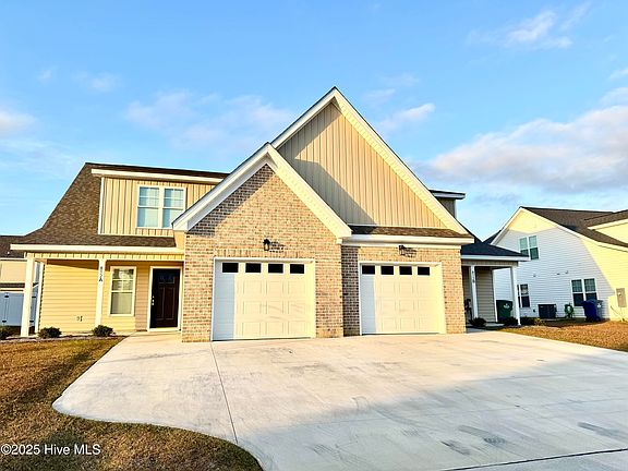 2nd image of 812 Sarah Rebecca Dr #A