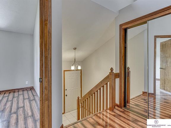 4th image of 3313 Comstock Ave