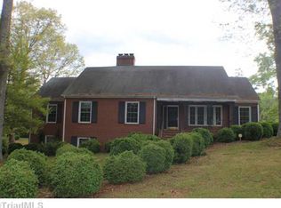 302 Grace St, Mount Airy, NC 27030