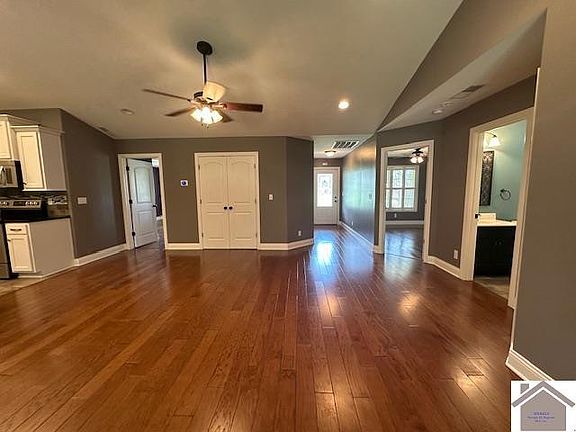 2nd image of 1006 Doran Rd