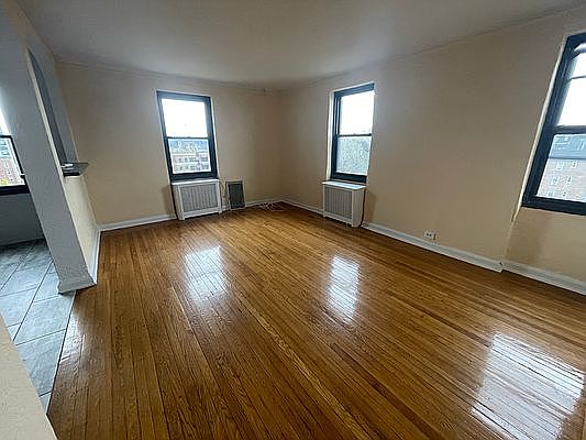 3rd image of 2728 Henry Hudson Pkwy E #C46