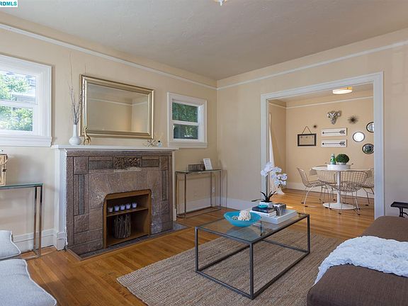 2nd image of 2546 Taylor Ave