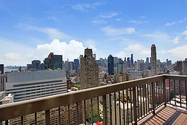 Sold by Ken Deutsch Real Estate