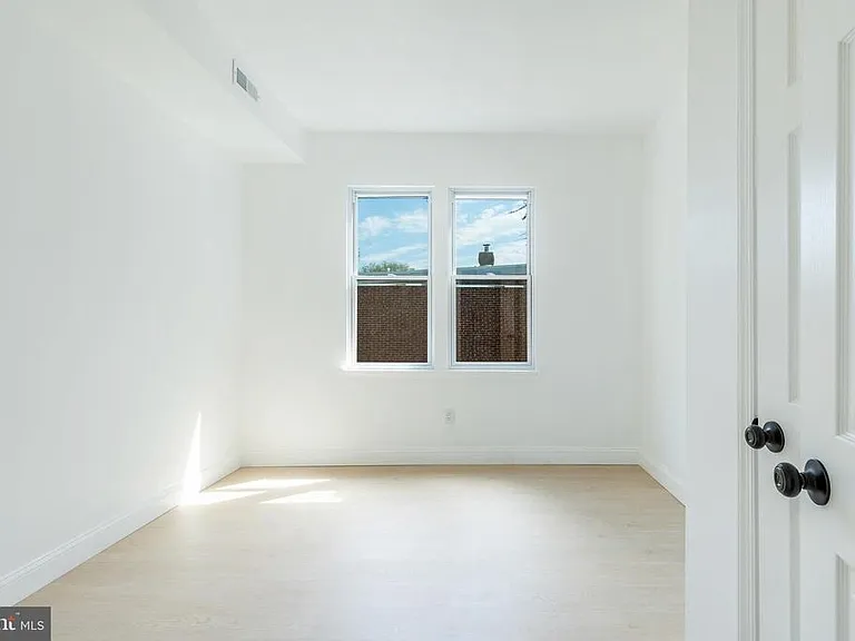 703 N 43rd St #2 — Photo 42
