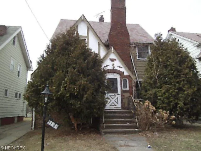 4184 E 147th St photo 1
