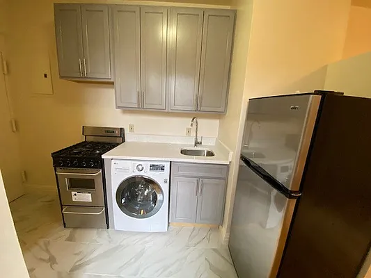 Rented by Mdays Realty | media 11