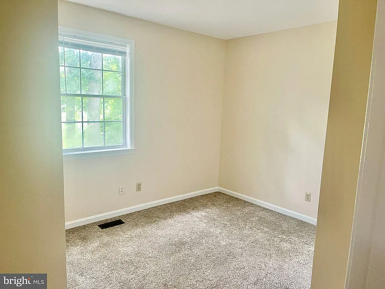 380 Sollers Wharf Rd — Photo 13