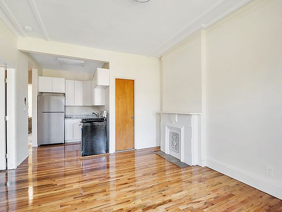 2nd image of 836 Union St #5