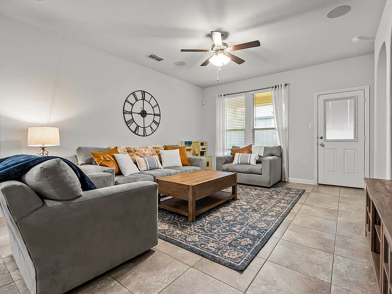 9108 Golden Hollow Ln — Photo 14