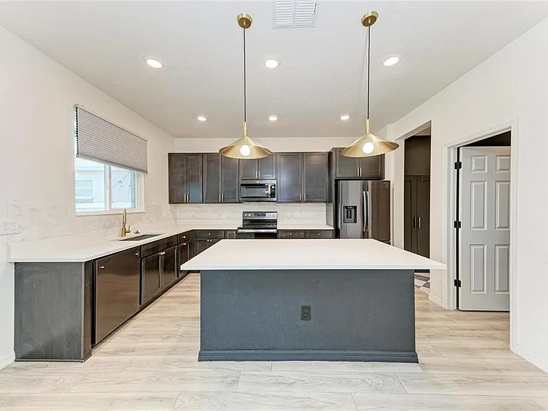 5826 143rd Ct E — Photo 9
