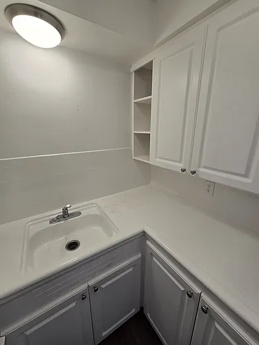 Floor plan Spacious 1 bed with extra closet space