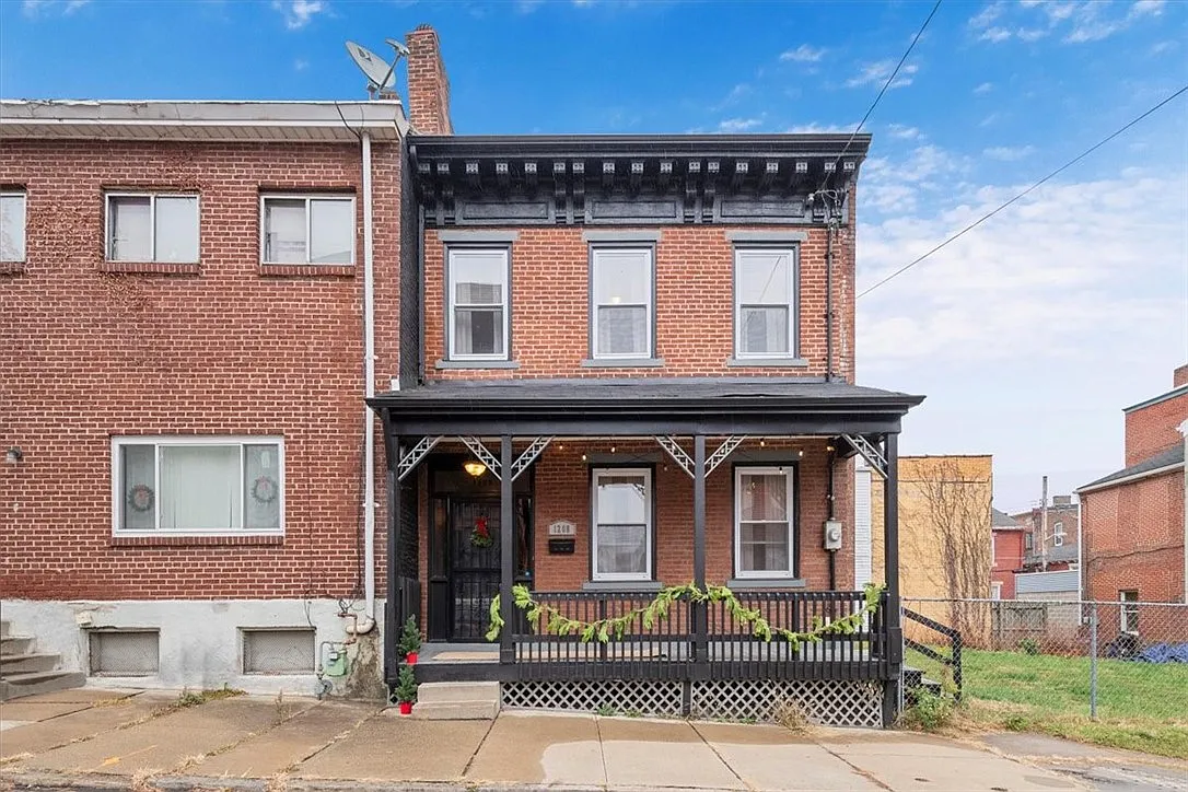 1208 Boyle St photo 1