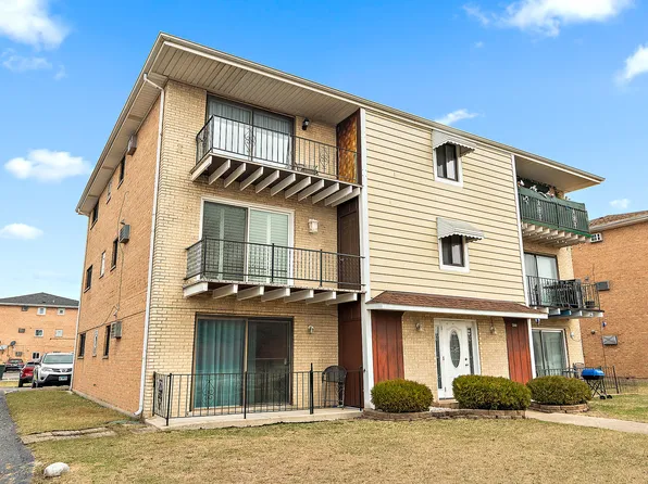 7300 W 86th St APT 2A, Bridgeview, IL 60455