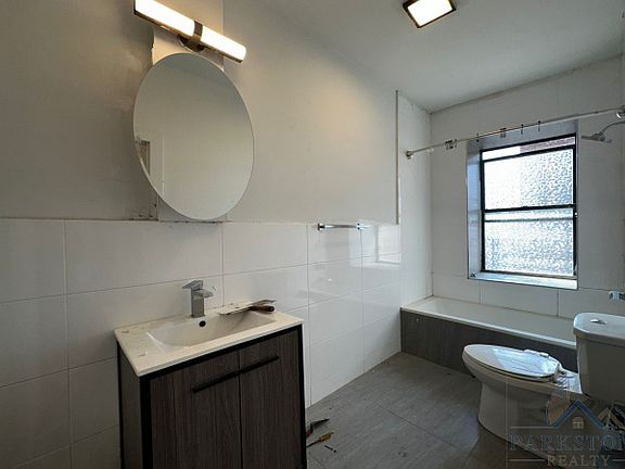4th image of 569 Bergen Ave #5A