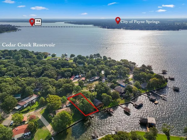 241 Southlake Dr, Mabank, TX 75156