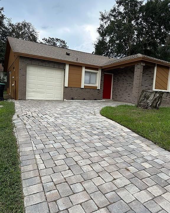 1st image of 213 Lake Dr
