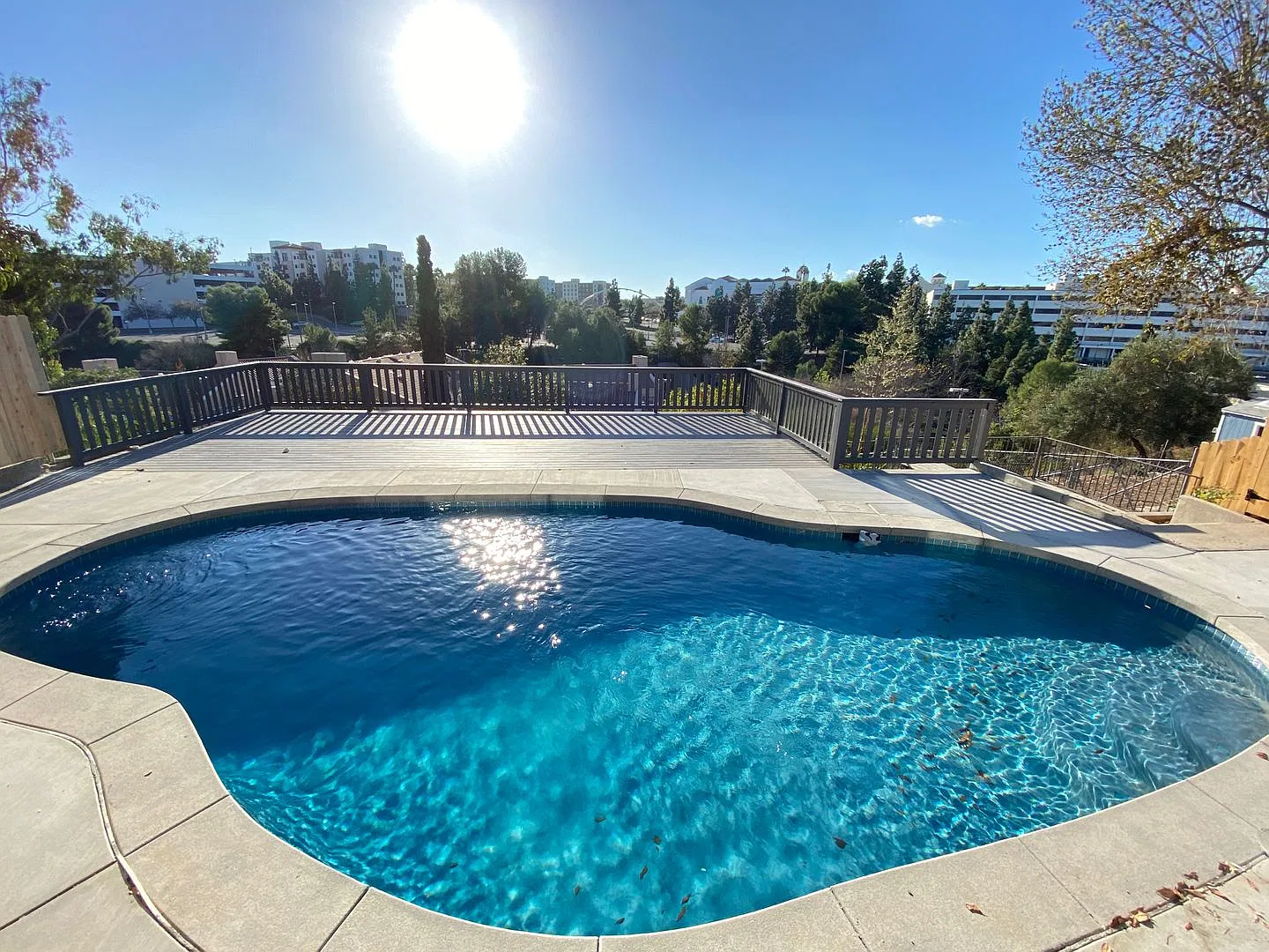 7bd/3ba! Pool! Great View Of Campus — Photo 2