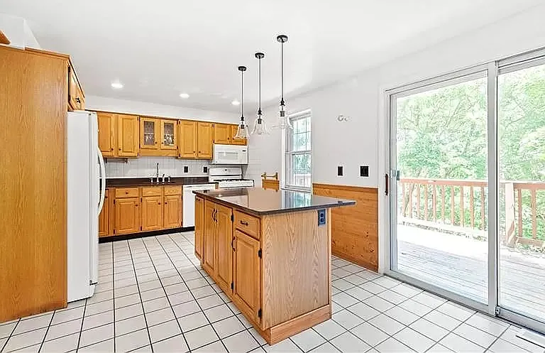 8811 Breezewood Dr — Photo 28