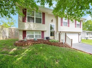 35 Cimeron Dr, Hillsboro, MO 63050