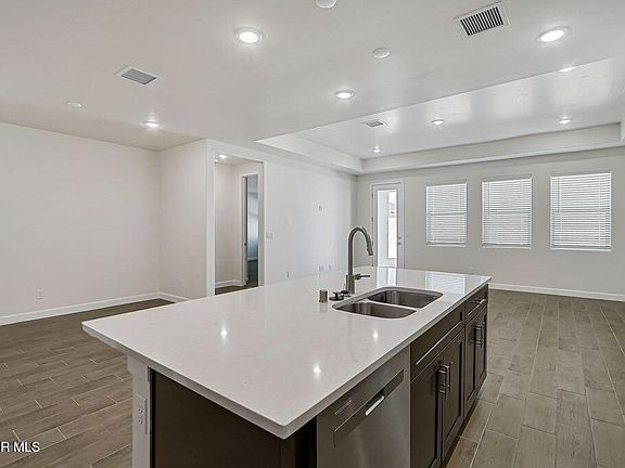 4th image of 13869 Madero Ave