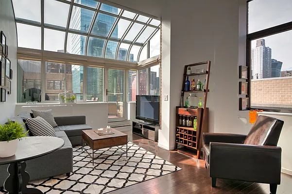 Sold by Compass | media 18