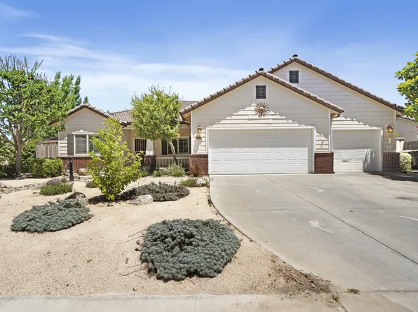 3634 N Jackie Street, Visalia, CA 93291