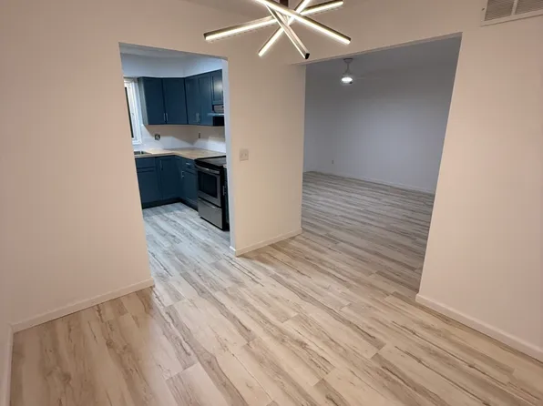 2514 E 51st St APT B, Davenport, IA 52807