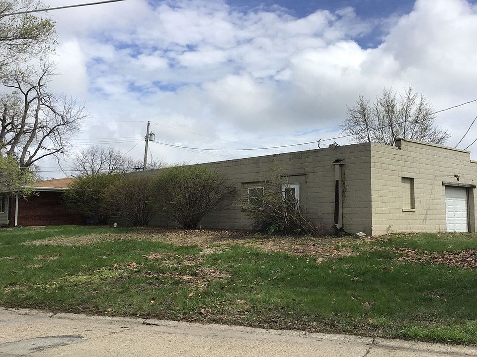 2nd image of 1203 Monroe Dr