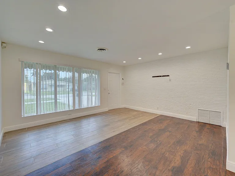 3919 Grant St — Photo 12