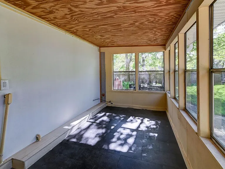 2961 Union St — Photo 22