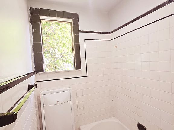 3rd image of 96 Lembeck Ave #2B