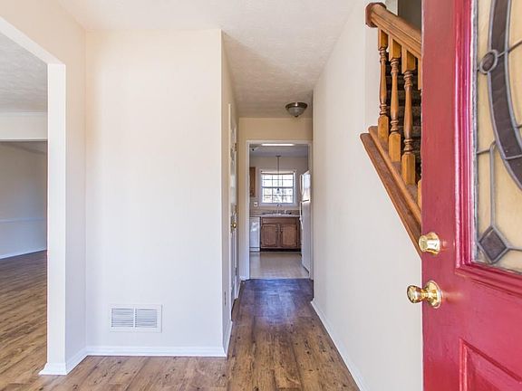 4th image of 1481 Charter Oaks Ln