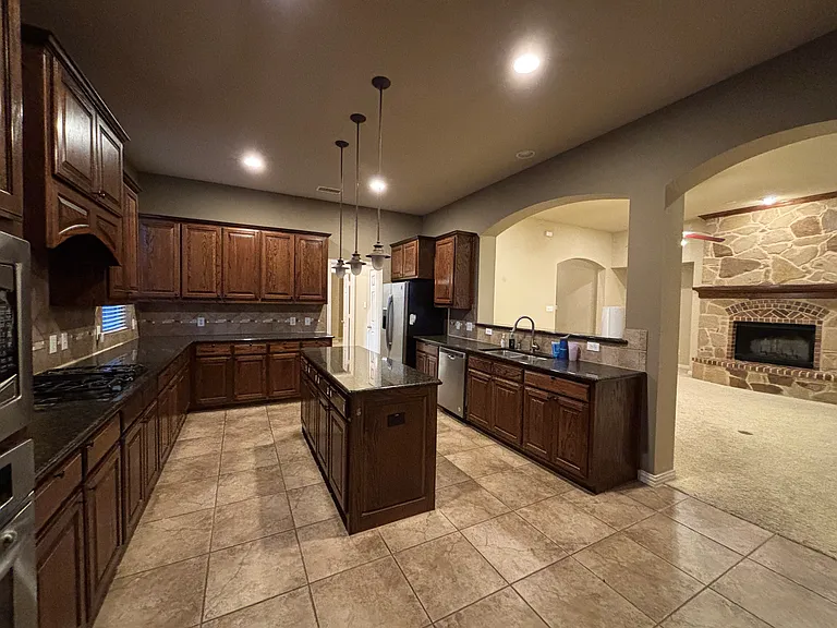 7812 Edgeglen Trl — Photo 11