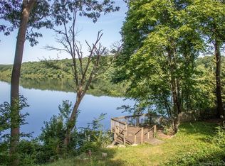 6 Lakeview Cir, Niantic, CT 06357