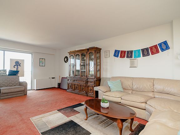 5th image of 6833 N Kedzie Ave APT 1211