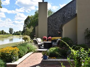 142 Lakefield Ct, Racine, WI 53402