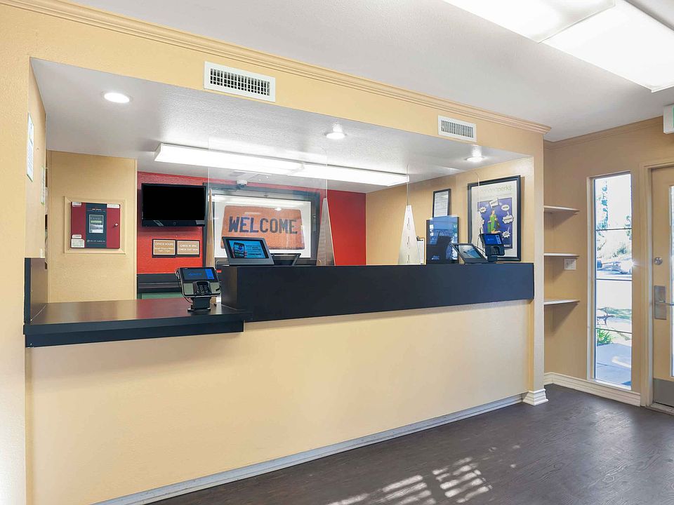 Lobby and Guest Check-in